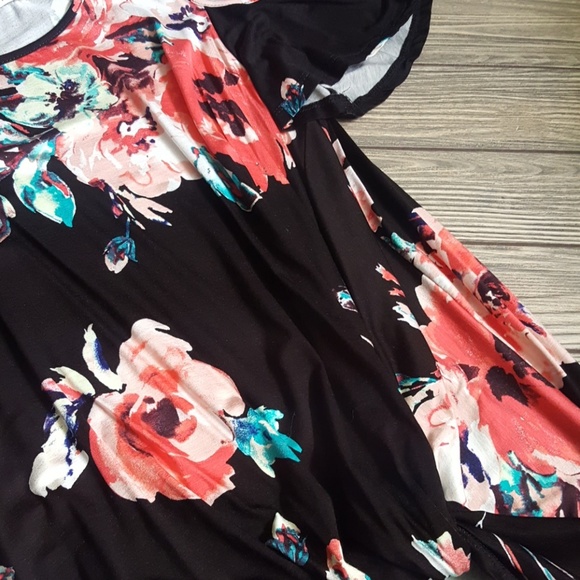 Black Floral Tunic Front Knot - Picture 4 of 4